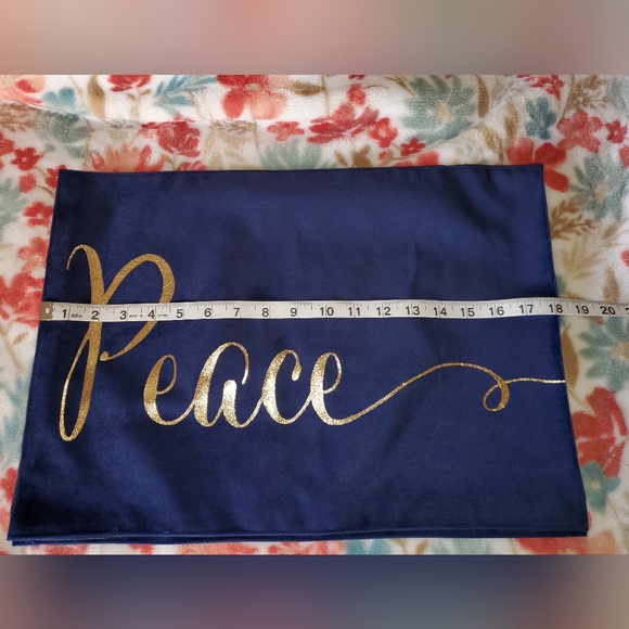 2 Table runners and 4 placemats - Picture 8 of 9